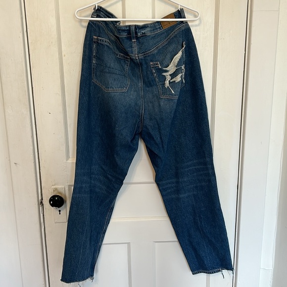 Dark was ripped American Eagle mom jeans size 12 - Picture 2 of 6